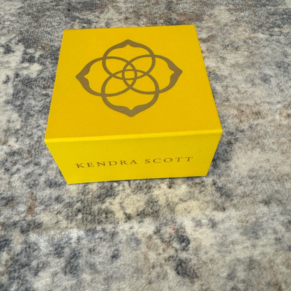 Kendra Scott Bright Yellow Box Magnetic Close